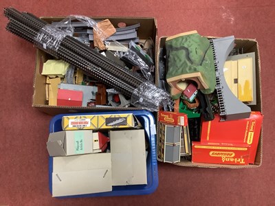 Lot 505 - A Quantity of Predominantly OO/HO Scale...