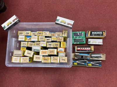 Lot 507 - Forty Seven 'HO' Gauge Boxed Continental...