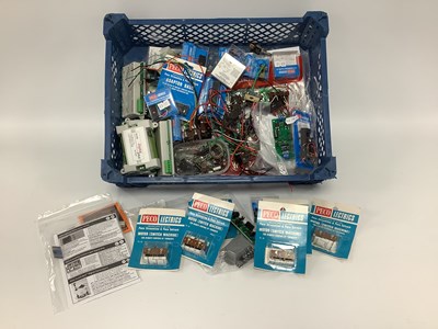 Lot 84 - A quantity of model railway electronic and...