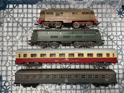 Lot 230 - Two HO scale Italian locomotives by Lima: a Bo-...