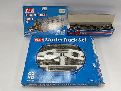 Lot 49 - A Peco 00 gauge Setrack Starter Set (ref...
