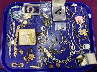 Lot 242 - Vintage and Later Costume Jewellery, including...