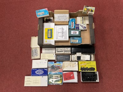 Lot 514 - Twenty-Two 'OO' Gauge/'HO Gauge Boxed Kits,...
