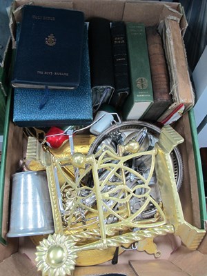 Lot 1122 - Metalware and vintage books, including Chinese...