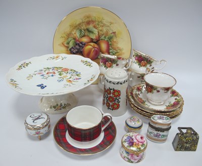 Lot 1368 - Royal Albert 'Old Country Roses' Teaware of...
