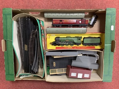 Lot 485 - A Quantity of 'OO' Gauge Model Railway Items,...