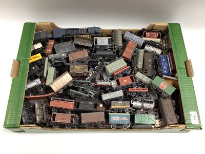 Lot 578 - Approximately Eighty '00' Gauge Wagons and...