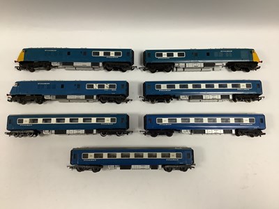 Lot 621 - A Triang '00' Gauge "Blue Pullman" Train,...