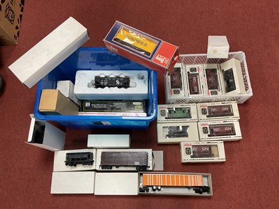 Lot 549 - Twenty Six 'O' Gauge/7mm Four Wheel and Bogie...