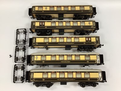 Lot 876 - Five Kit/Scratch Wood Construction 'O'...