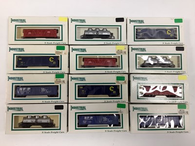 Lot 605 - Twelve boxed Industrial Rail N gauge American...