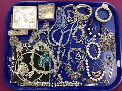 Lot 297 - A Collection of Modern Costume Jewellery, to...