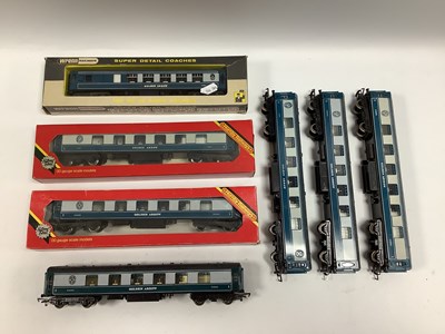 Lot 594 - Seven Wrenn and Hornby 00 gauge "Golden Arrow"...