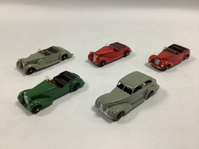 Lot 964 - Five Immediate Post-War Dinky Cars, 4 x 38...