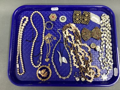 Lot 314 - A Collection of Vintage and Later Jewellery,...
