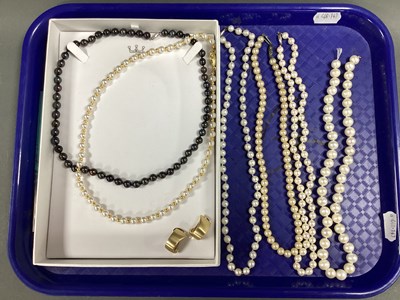 Lot 292 - A Single Strand Black Pearl Bead Necklace, of...