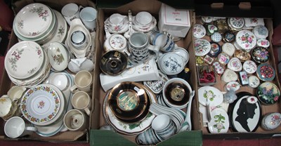 Lot 1050 - Ceramics, including a quantity of assorted...