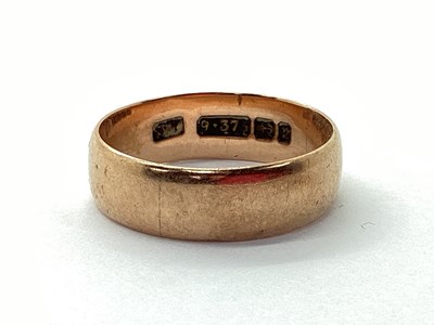 Lot 87 - A 9ct Gold Plain Wedding Band, (finger size...