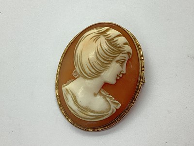 Lot 149 - A 9ct Gold Mounted Shell Carved Cameo Brooch,...
