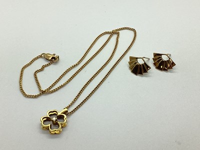 Lot 163 - A Pair of 9ct Gold Textured Fan Style Stud...