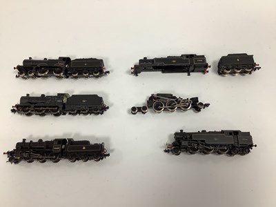 Lot 907 - Five N gauge locomotives: a Bachmann Ivatt 2-6-...