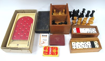 Lot 1515 - Chess Complete Set of Turned Boxwood Pieces,...