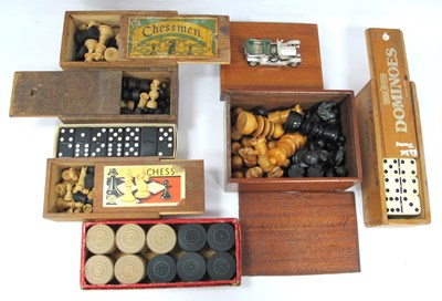 Lot 1470 - Chess Complete Set of Turned Boxwood Pieces,...