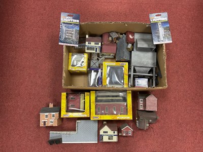 Lot 550 - A Collection of Resin '00' Scale Buildings, by...