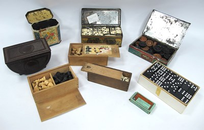 Lot 1514 - Chess, draughts, dominoes, Teofani cigarettes,...