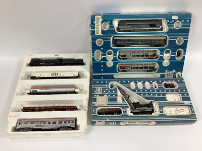 Lot 844 - Two French HO train sets by Jouef, comprising...