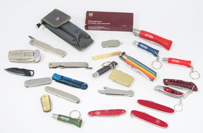 Lot 1393 - Victorionox Swiss Army Pen Knives, multitool...