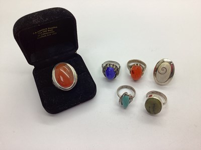 Lot 270 - A Large Polished Hardstone Ring, with cabochon...