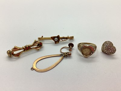 Lot 170 - A Childs 9ct Gold Medallion Style Ring, heart...