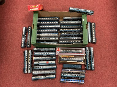 Lot 526 - Approximately Fifty '00' Gauge BR Blue and...
