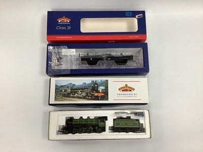Lot 926 - Two boxed Bachmann 00 gauge locomotives: a 3F...