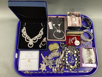 Lot 335 - A Collection of Modern Costume Jewellery, to...