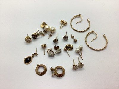 Lot 165 - Assorted "375" and Other Earrings, including...