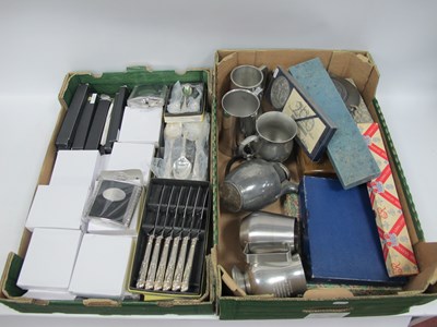 Lot 1101 - Metalware, including six boxed Dixon...
