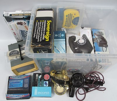 Lot 1122 - Electronics, including boxed Sovereign...
