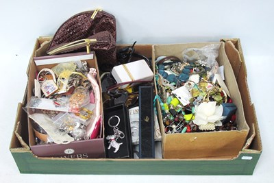 Lot 1193 - Costume Jewellery, including assorted...