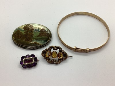 Lot 186 - A Small Antique Seed Pearl Set Brooch, the...