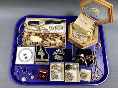 Lot 367 - A Collection of Assorted Costume Jewellery,...