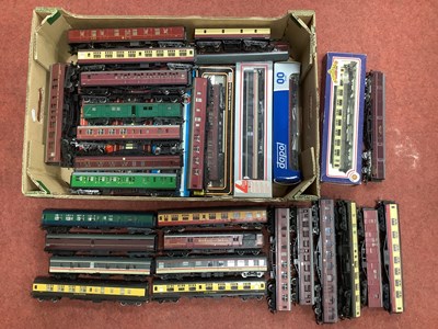 Lot 504 - Approximately Forty '00' Gauge Coaches and...