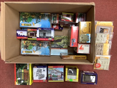 Lot 470 - Twenty Six 'OO'/'HO' Gauge Boxed Poly Bag...