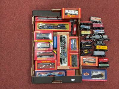 Lot 522 - Approximately twenty-eight modern image 00...