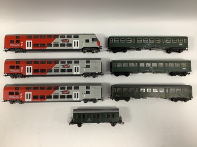 Lot 584 - A Klein Modelbahn 'HO' Scale Three-car "City...