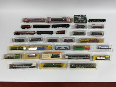 Lot 753 - Approximately Thirty Items of 'N' Gauge...