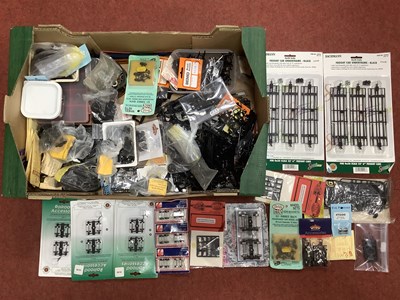 Lot 488 - A Good Quantity of 'OO'/'HO' Gauge and 7mm...