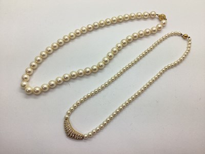 Lot 233 - A Graduated Pearl Bead and Diamond Necklace,...