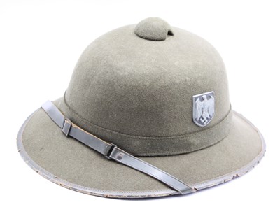 Lot 495 - WWII German Third Reich Afrika Korps Felt Pith...